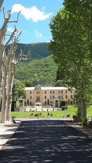 Appartement 7 Chateau Des Gipieres 몽트브륀-레-뱅 외부 사진